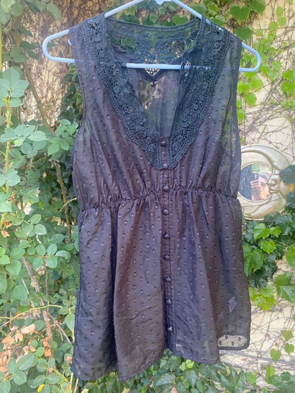 Bobeau Petite black Sheer and Lace Sleeveless Top Size Medium
